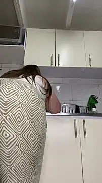 Snapshot of Chloee_ep chatting on February 3, 6:40 am Chloee ep online show from February 3, 6:40 am