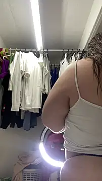 Snapshot of Chloee_ep chatting on March 3, 5:02 am Chloee ep online show from March 3, 5:02 am