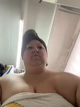 Snapshot of Chloee_ep chatting on April 10, 12:32 pm Chloee ep online show from April 10, 12:32 pm