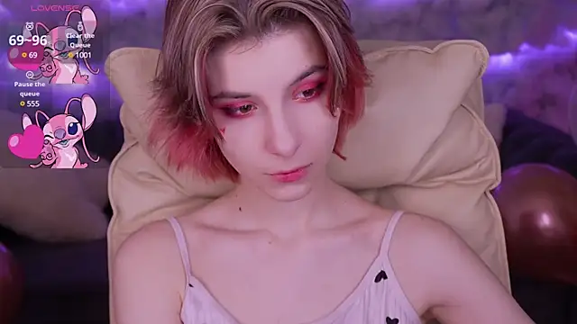 HaylaAmber online show from February 15, 2:00 pm