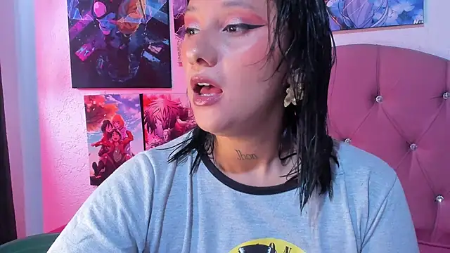 Snapshot of Mila_nixon02 chatting on August 3, 4:44 pm Mila nixon02 online show from August 3, 4:44 pm