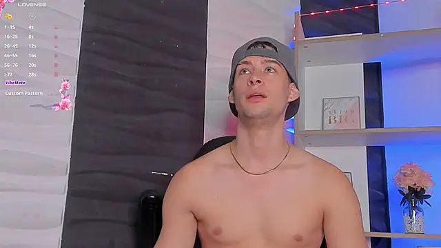 Snapshot of JadeSmiith_ chatting on December 9, 9:48 pm JadeSmiith online show from December 9, 9:48 pm