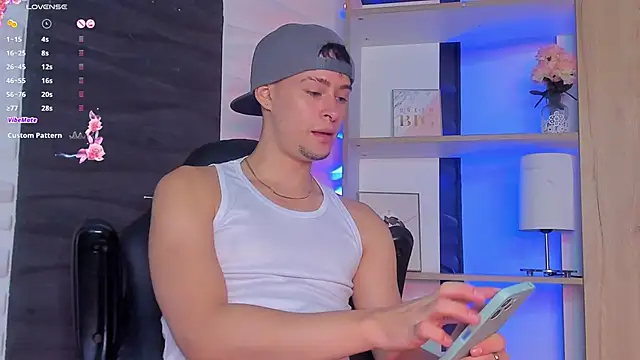 Snapshot of JadeSmiith_ chatting on December 14, 9:56 pm JadeSmiith online show from December 14, 9:56 pm