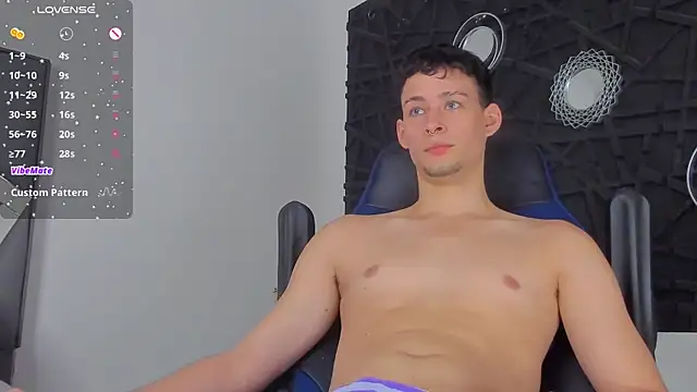 Snapshot of JadeSmiith_ chatting on January 7, 8:31 pm JadeSmiith online show from January 7, 8:31 pm