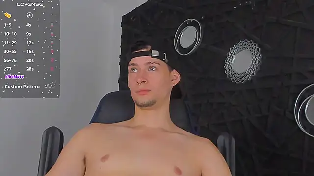 Snapshot of JadeSmiith_ chatting on January 13, 9:42 pm JadeSmiith online show from January 13, 9:42 pm