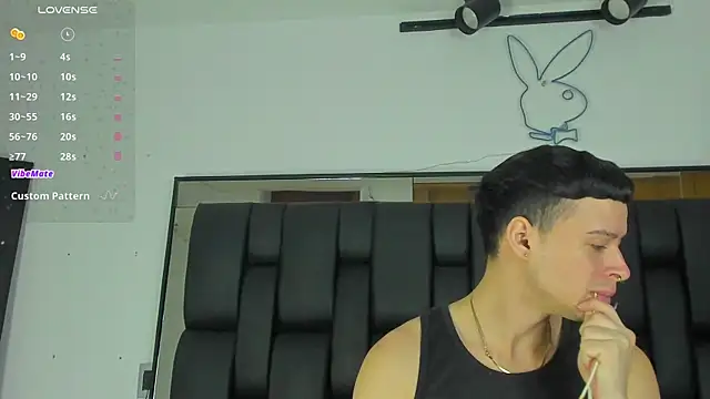 Snapshot of JadeSmiith_ chatting on February 22, 10:09 pm JadeSmiith online show from February 22, 10:09 pm