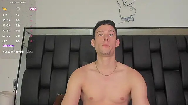 Snapshot of JadeSmiith_ chatting on February 23, 1:13 am JadeSmiith online show from February 23, 1:13 am