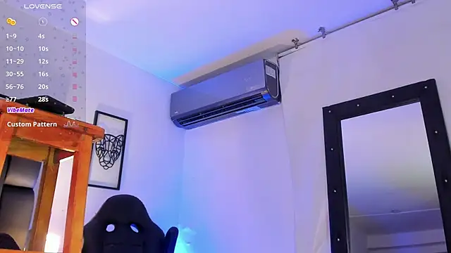 Snapshot of JadeSmiith_ chatting on March 5, 12:49 am JadeSmiith online show from March 5, 12:49 am