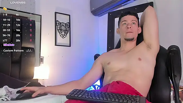 Snapshot of JadeSmiith_ chatting on March 22, 10:15 pm JadeSmiith online show from March 22, 10:15 pm