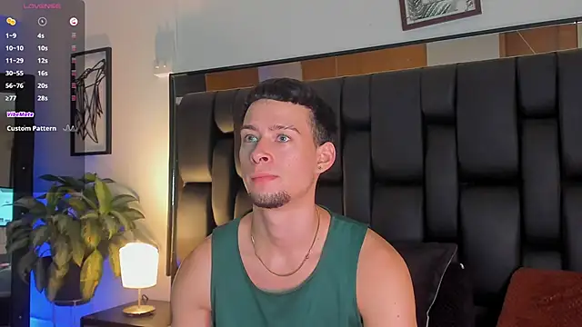 Snapshot of JadeSmiith_ chatting on September 24, 10:35 pm JadeSmiith online show from September 24, 10:35 pm