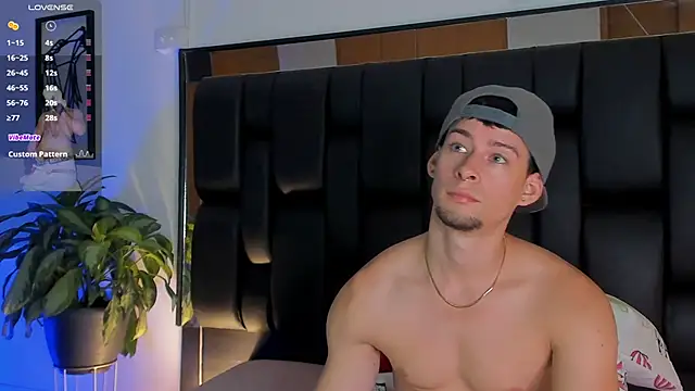 Snapshot of JadeSmiith_ chatting on November 22, 10:53 pm JadeSmiith online show from November 22, 10:53 pm