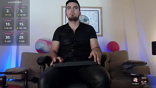 Snapshot of bradley_colt chatting on November 8, 3:01 pm bradley colt online show from November 8, 3:01 pm