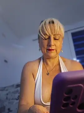 almaluna7 online show from March 31, 12:34 am