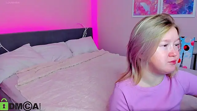 Sara Robinson online show from October 14, 2:34 am