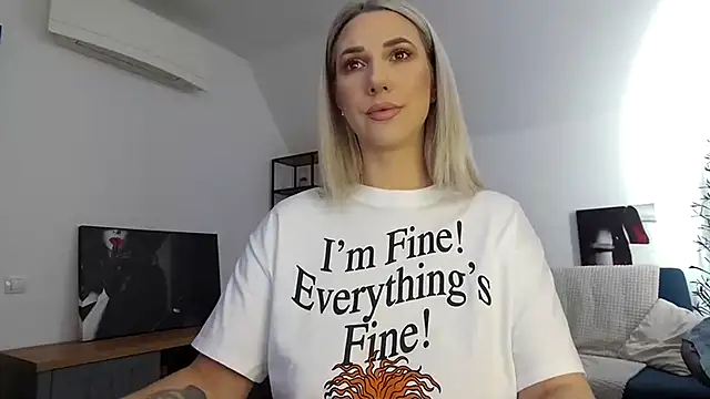 KhloeK online show from February 24, 10:04 am