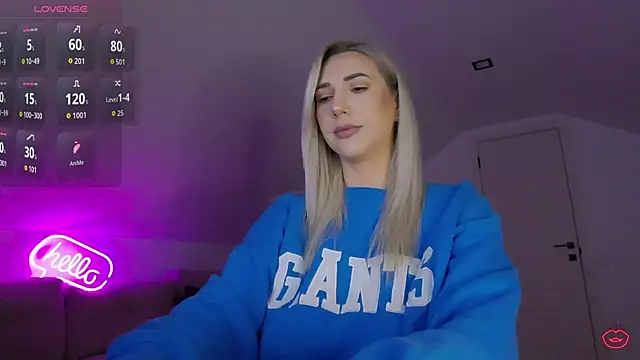 Snapshot of KhloeK chatting on March 31, 4:35 am KhloeK online show from March 31, 4:35 am