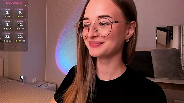 Tiffanyhunt online show from October 28, 1:14 pm