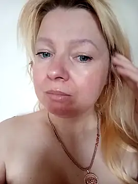 Snapshot of Lauri_scherri chatting on April 3, 1:20 pm Lauri scherri online show from April 3, 1:20 pm