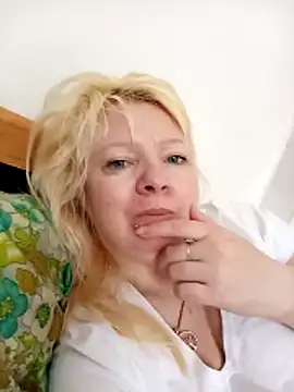 Snapshot of Lauri_scherri chatting on April 21, 11:27 am Lauri scherri online show from April 21, 11:27 am