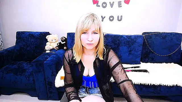 Snapshot of Incredible_Ariela chatting on April 3, 10:24 am Incredible Ariela online show from April 3, 10:24 am