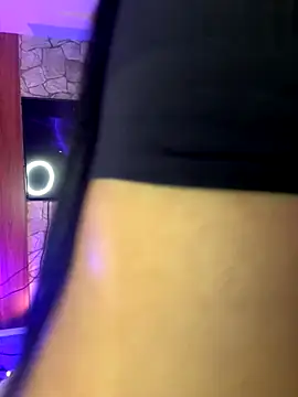 Tamara Roberts1 online show from December 2, 1:33 am