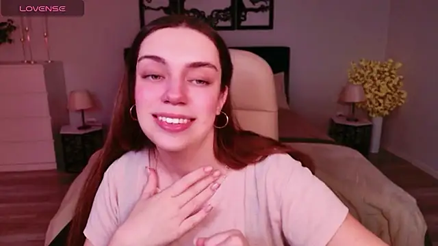 DaniellaLovely online show from December 2, 11:15 am