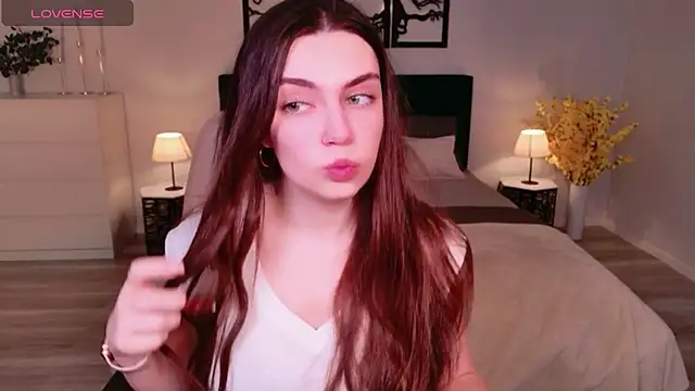 DaniellaLovely online show from December 15, 10:41 am