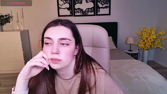 DaniellaLovely online show from February 1, 9:41 am