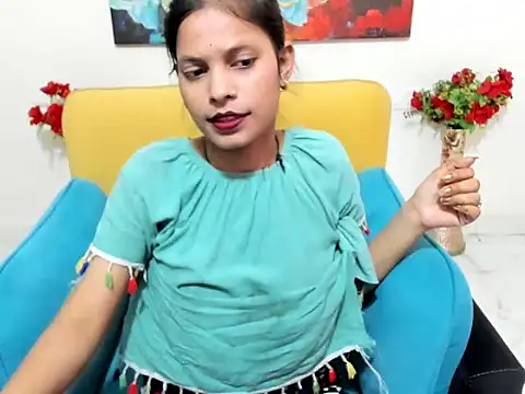 evaaelfiee online show from March 28, 6:35 am