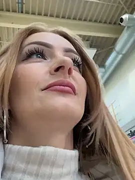 Snapshot of CataleyaKirk chatting on March 5, 7:59 am CataleyaKirk online show from March 5, 7:59 am