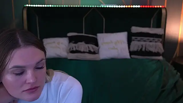 Snapshot of KateSly chatting on November 5, 7:30 am KateSly online show from November 5, 7:30 am