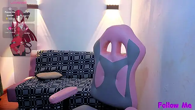 vittorialombardi   online show from April 7, 6:58 am