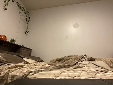 Snapshot of Kittyymaze1 chatting on October 7, 12:13 pm Kittyymaze1 online show from October 7, 12:13 pm