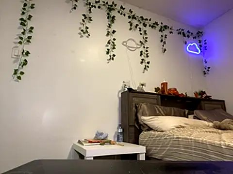 Snapshot of Kittyymaze1 chatting on October 15, 2:06 pm Kittyymaze1 online show from October 15, 2:06 pm