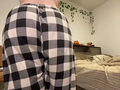 Snapshot of Kittyymaze1 chatting on October 17, 12:30 pm Kittyymaze1 online show from October 17, 12:30 pm