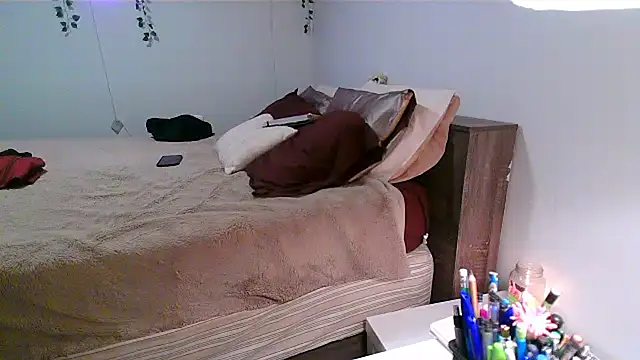 Snapshot of Kittyymaze1 chatting on December 23, 2:53 am Kittyymaze1 online show from December 23, 2:53 am