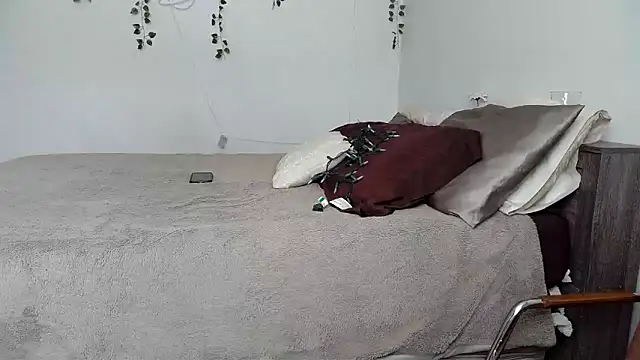 Snapshot of Kittyymaze1 chatting on January 6, 8:12 pm Kittyymaze1 online show from January 6, 8:12 pm