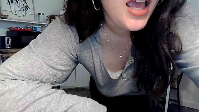 Snapshot of Kittyymaze1 chatting on February 4, 1:06 pm Kittyymaze1 online show from February 4, 1:06 pm