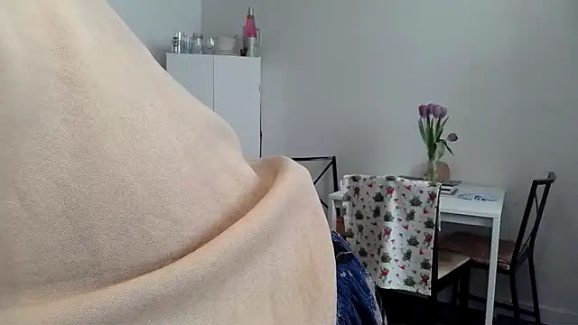 Snapshot of Kittyymaze1 chatting on March 3, 1:17 pm Kittyymaze1 online show from March 3, 1:17 pm