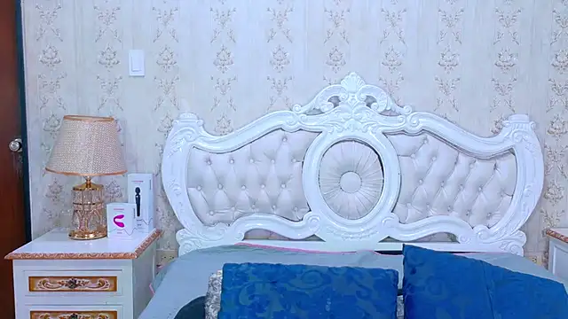 TiaraRosse online show from November 21, 12:59 pm