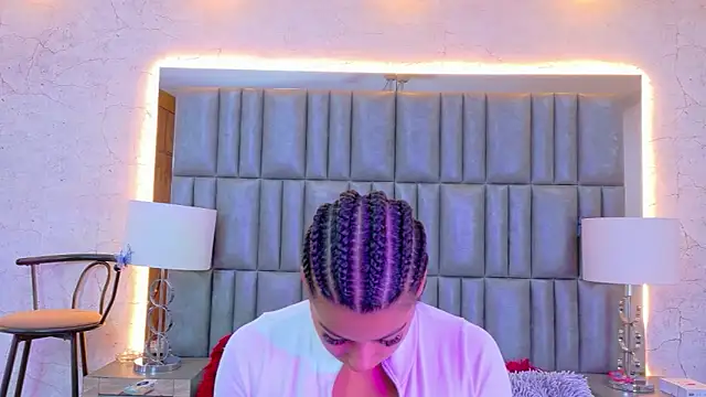 TiaraRosse online show from March 21, 11:59 am