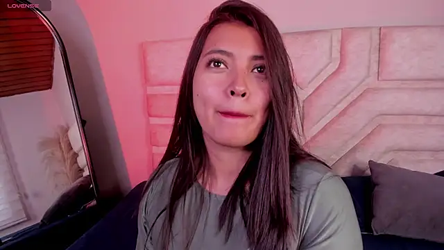 Snapshot of Rebeca_Williams_ chatting on December 5, 1:20 pm Rebeca Williams online show from December 5, 1:20 pm