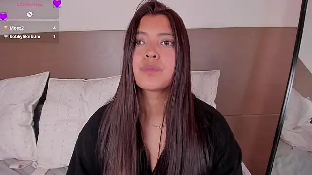 Rebeca Williams  online show from June 3, 2:33 pm