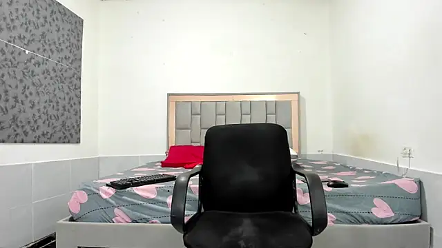 simookeler online show from December 18, 5:08 pm