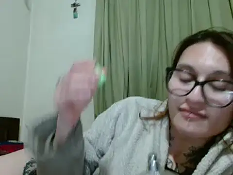 kittenlizz online show from December 8, 12:07 am