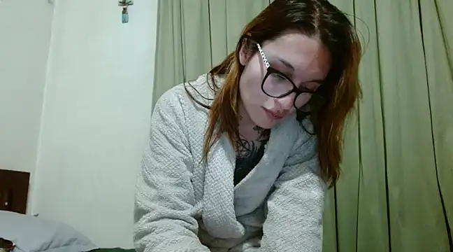 kittenlizz online show from December 15, 11:42 pm