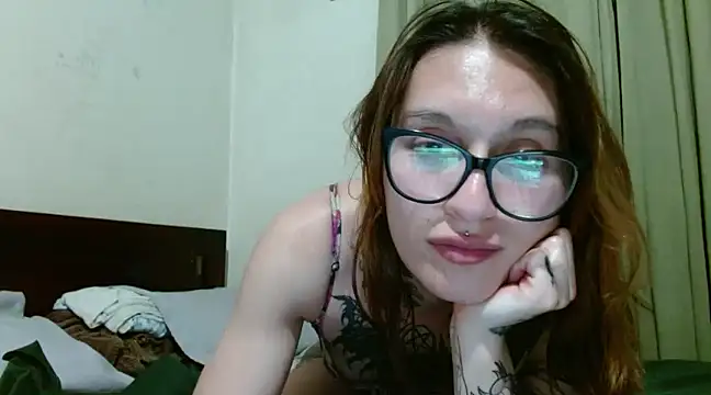 kittenlizz online show from December 24, 11:33 pm