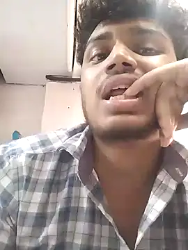 Snapshot of heartless__95 chatting on February 7, 9:47 am heartless 95 online show from February 7, 9:47 am