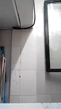 Snapshot of heartless__95 chatting on February 9, 6:54 am heartless 95 online show from February 9, 6:54 am