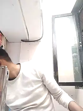 Snapshot of heartless__95 chatting on February 12, 12:12 pm heartless 95 online show from February 12, 12:12 pm